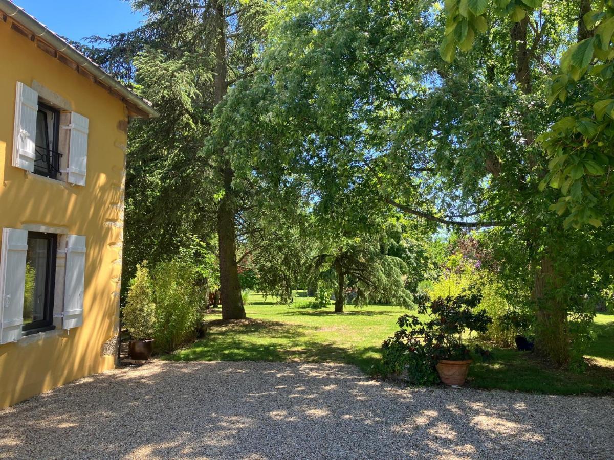Le Clos De Quintaine Gites De Charme Clessé Exteriör bild