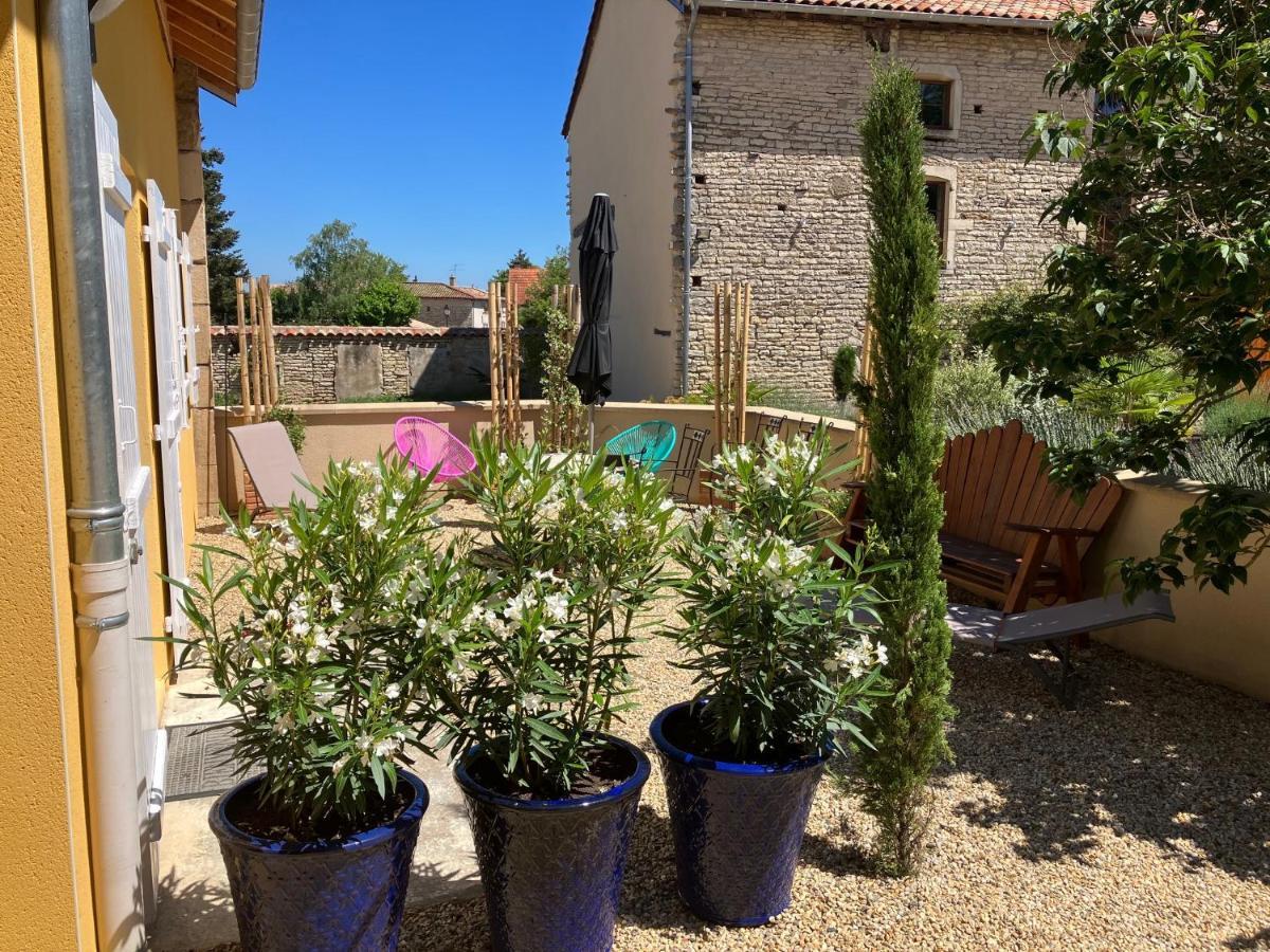 Le Clos De Quintaine Gites De Charme Clessé Exteriör bild