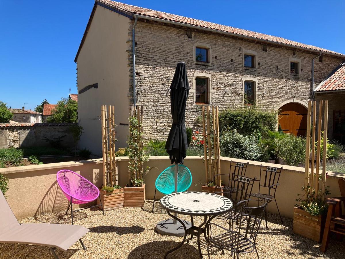 Le Clos De Quintaine Gites De Charme Clessé Exteriör bild