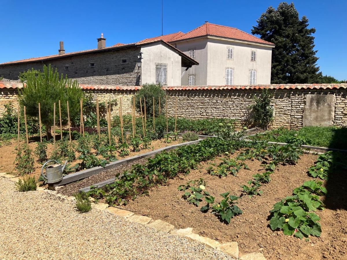 Le Clos De Quintaine Gites De Charme Clessé Exteriör bild