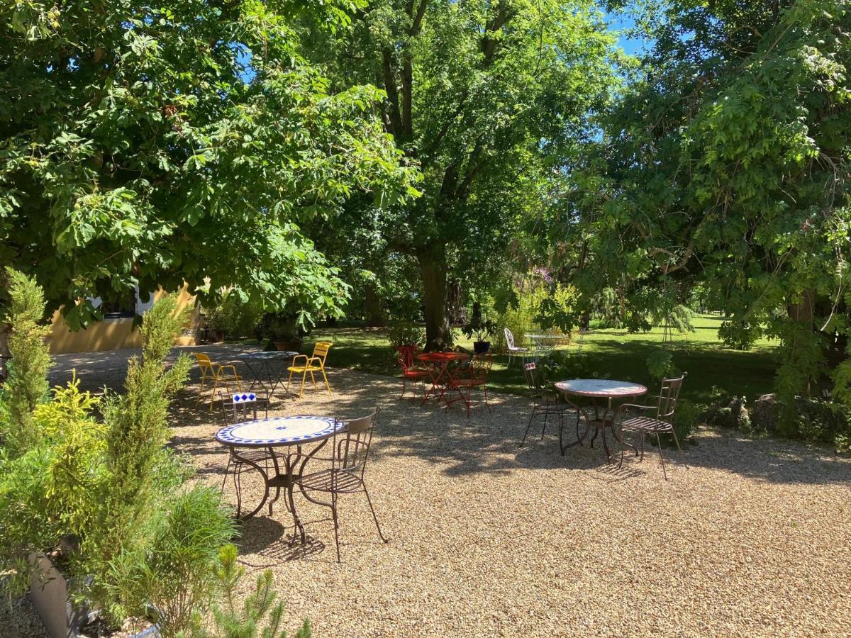 Le Clos De Quintaine Gites De Charme Clessé Exteriör bild